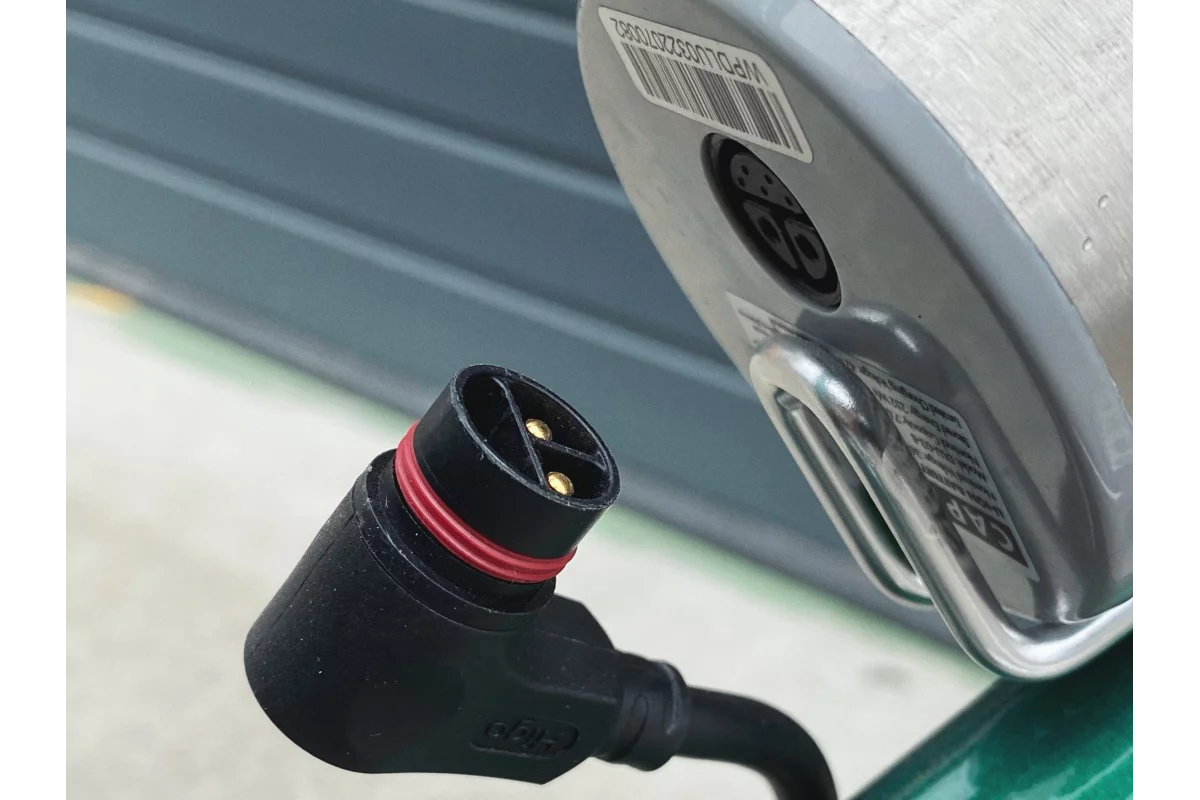 Kompakter Batteriesteckverbinder macht aus einem klassischen Fahrrad ein E-Bike