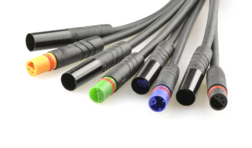 Higo extends successful 6mm design with a 3- and 5-pole smiley connector