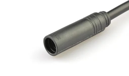 Female cable connector