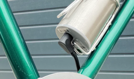 Compact battery connector transforms classic bike into e-bike